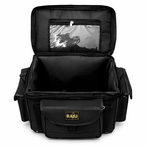 A Bolsa de Pesca Zanter Raju Preta com seu compartimento principal aberto, mostrando sua capacidade