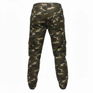 Calça Tática Masculina Zanter Camuflada Verde mostrada de costas, com seu bolso traseiro aparente