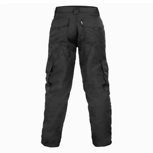 A Calça Tática Masculina Explorer Preta vista de costas, mostrando seus bolsos traseiros