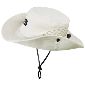 O Chapéu de Pesca Zanter Air Trek na cor bege em foco, com o fundo branco