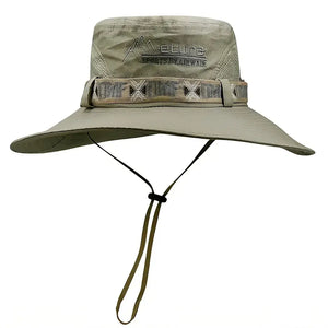 O Chapéu de Pesca Zanter Explorer Max na cor Olive Drab visto de frente, com o fundo branco