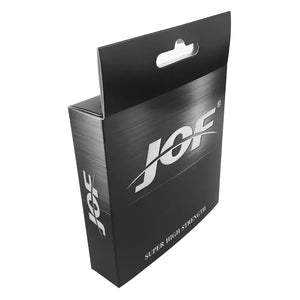 A caixa da Linha Multifilamento JOF Pure no centro, com destaque para sua or preta e a escrita da marca na cor branca