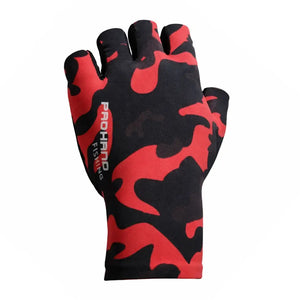 A Luva de Pesca Pro Hand na cor camuflada vermelha vista de frente, com o fundo branco