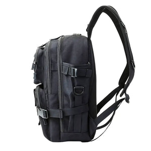 A Mochila de Pesca Zanter Angler Preta vista de lado, com o fundo branco