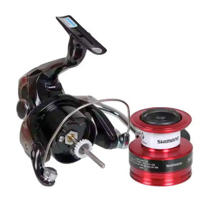 Molinete Shimano Sienna FG 500 com rotor balanceado por computador que garante recolhimento suave e estável.