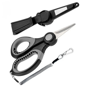 Tesoura de Pesca Booms Cut Pro com sua ponta virada para a direita, acima tem sua bainha preta e abaixo seu cordão