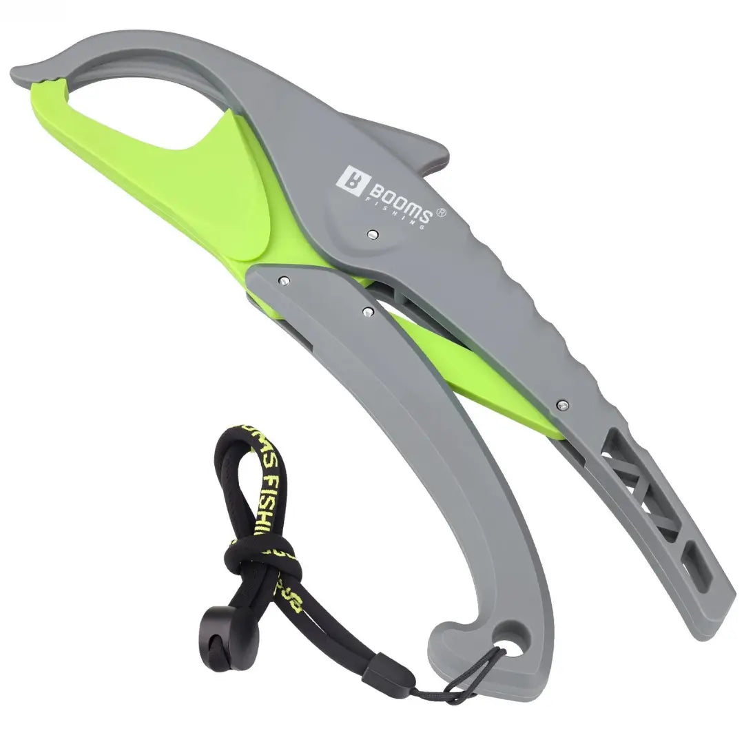 Alicate de Contenção Booms Dolphin cinza com detalhes verdes, com seu bico virado para cima e para o lado esquerdo
