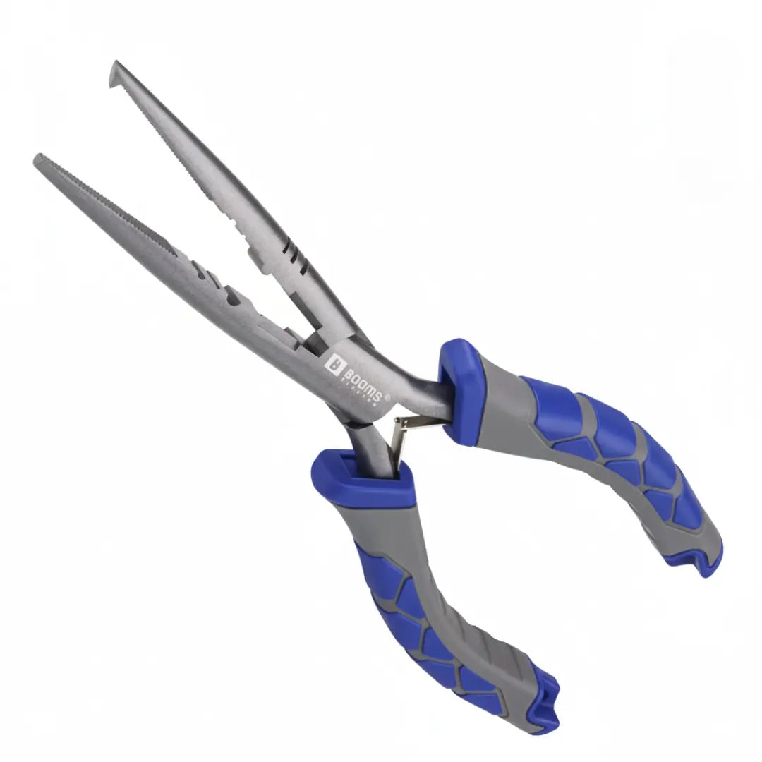 Alicate de Pesca Bico Longo Booms Carbon com seu cabo azul e cinza, e sua ponta virada para cima e para a esquerda