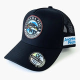 Boné de Pesca Zanter Pro Fishing na cor preta visto de lado, com sua estampa bordada em foco