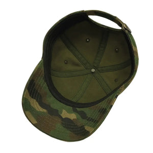 Boné de Pesca Zanter Hunter Camuflado mostrando a parte de baixo, com seu acabamento, furos para transpiração e costuras em foco