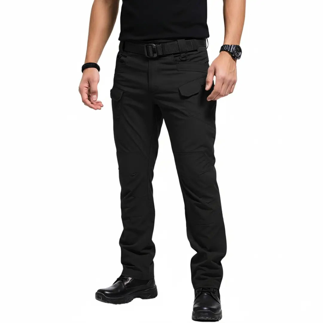 Calça Tática Masculina RipStop na cor preta vista de frente