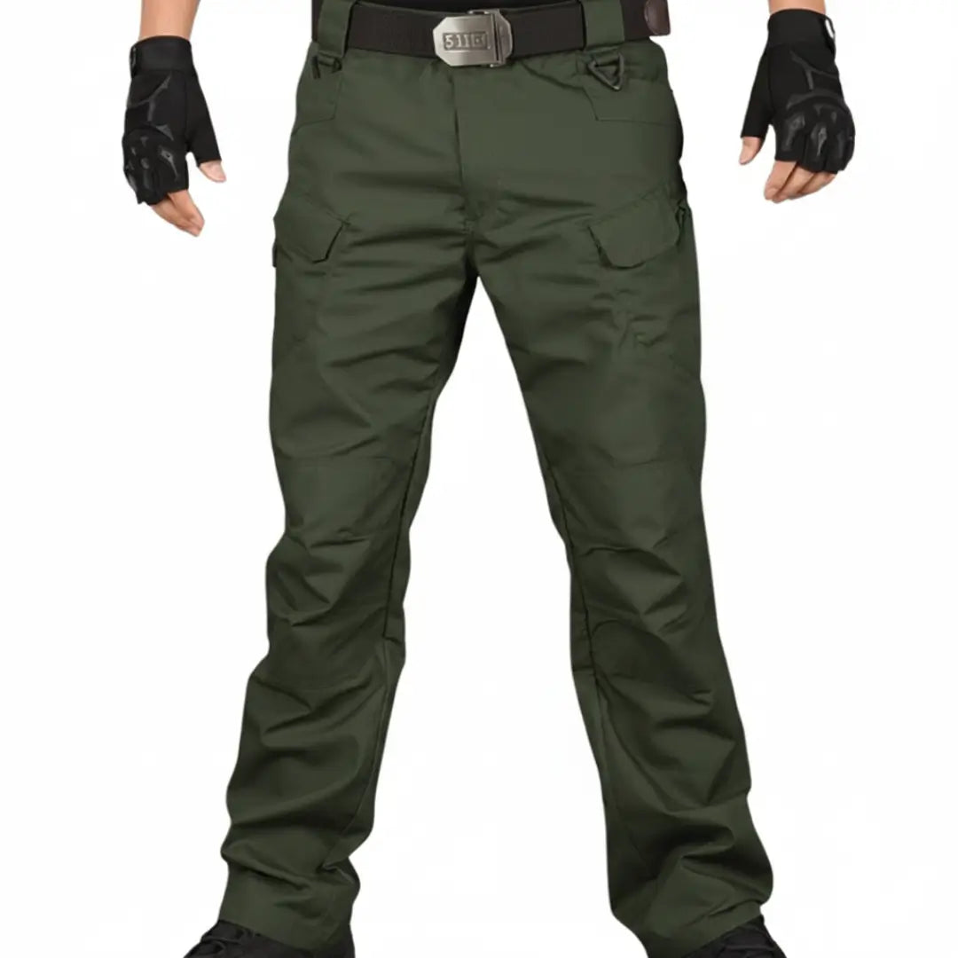 Calça Tática Masculina RipStop na cor verde mostrada de frente