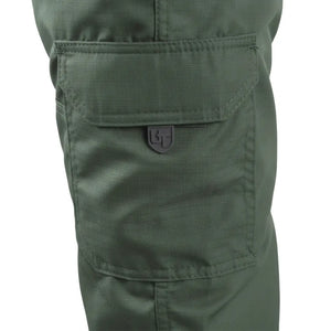 Detalhe do bolso lateral da Calça Tática Masculina Versatile na cor verde