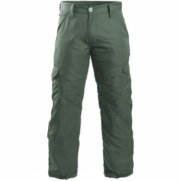 A Calça Tática Masculina Versatile na cor verde vista de frente