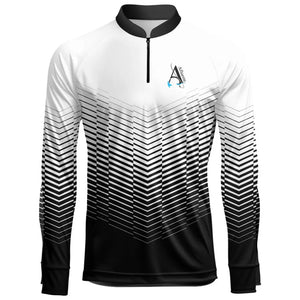 A Camisa de Pesca Extreme Black Ice Mostrada de frente, com suas listras e sua logo em foco