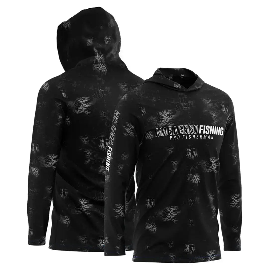 A Camisa de Pesca Mar Negro Sublimada Capuz Black vista de frente e de costas, com seu capuz amostra