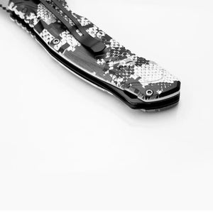 O cabo em ABS do Canivete Tático Albatroz Krait em destaque