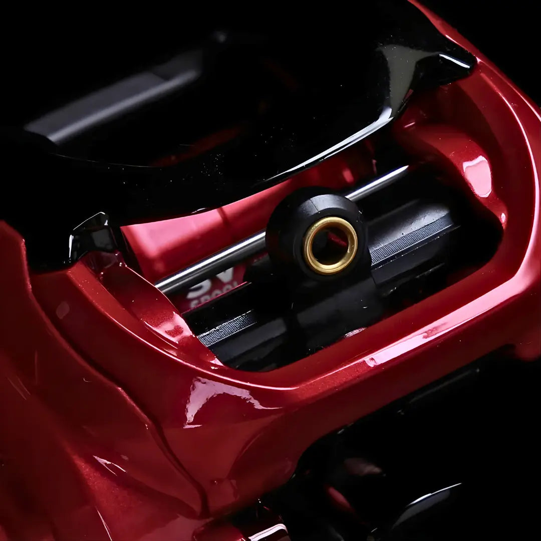 O guia de linha da Carretilha Daiwa Fuego SV CS em zoom, mostrando toda sua construção e detalhes