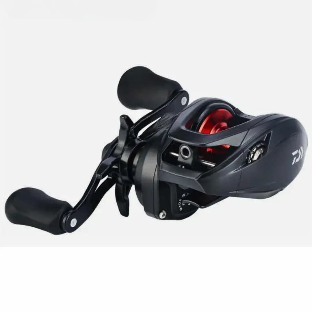 Carretilha Daiwa PR100H compacta e leve, ideal para arremessos precisos e suaves