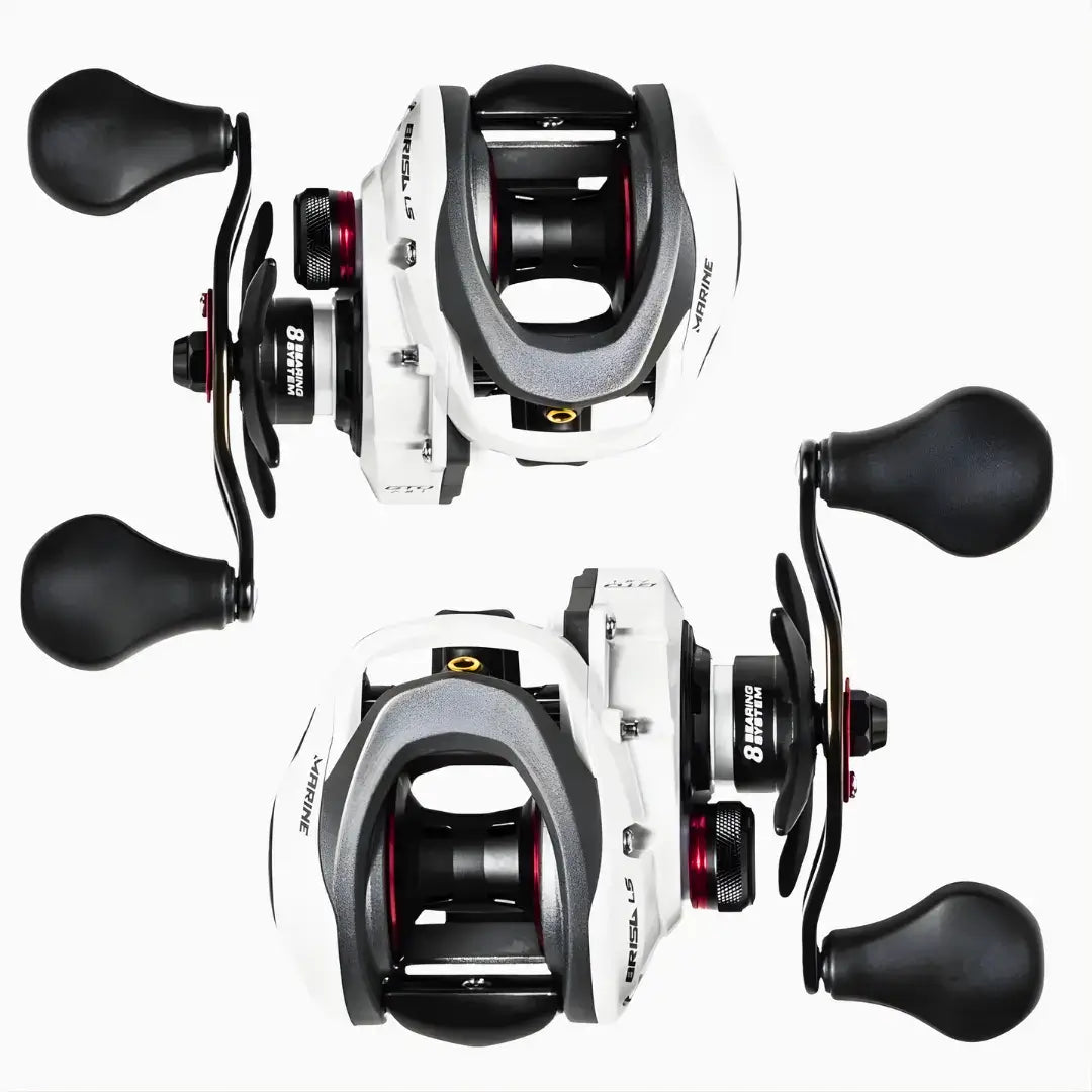 Duas Carretilha Marine Sports Brisa LS 8000 mostradas de cima, com todos seus detalhes em foco