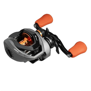 A Carretilha de Pesca Marine Sports Titan Pro 2 vista de cima, com seu carretel e sua manivela em destaque