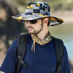 Chapéu de Pesca Urban Camo amarelo usado por pescador em vista lateral