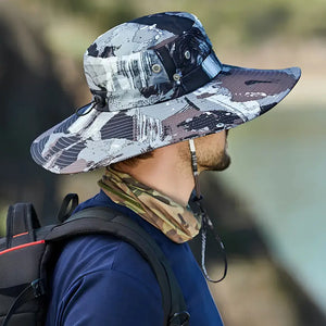 Chapéu de Pesca Urban Camo cinza em vista lateral durante atividade outdoor