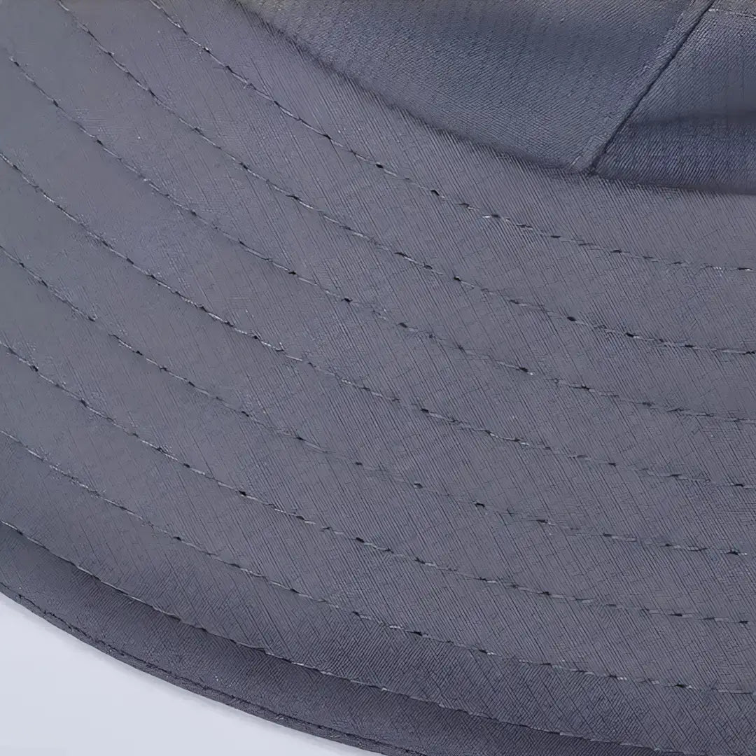 Detalhe da costura e acabamento do Chapéu de Pesca Zanter Air Trek na cor cinza