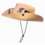 O Chapéu de Pesca Zanter Camo Trek na cor caqui em foco, com seu cordão de ajuste em amostra e o fundo branco