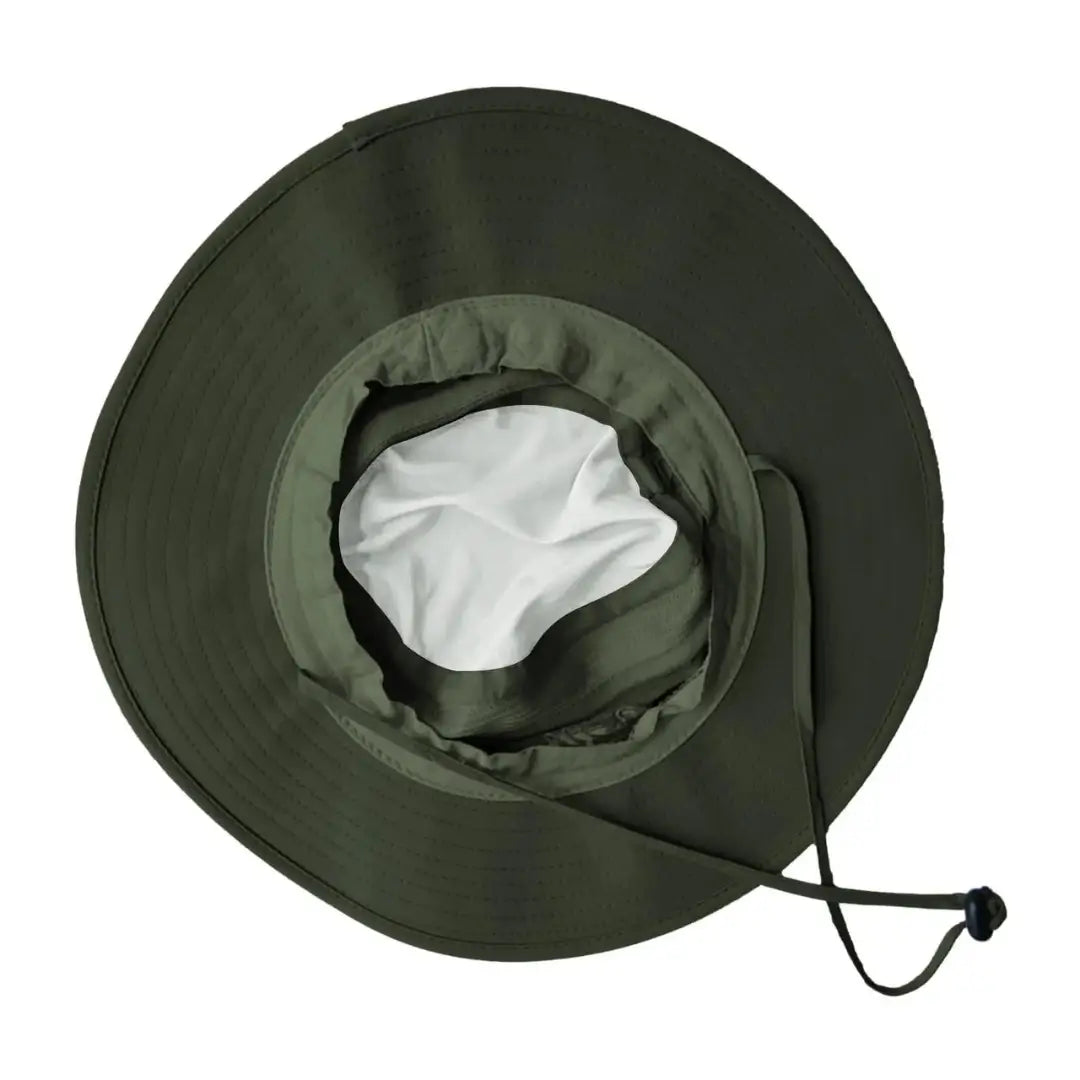 O Chapéu de Pesca Zanter Expedition Pro mostrado de baixo, com foco em sua tela que dissipa o calor
