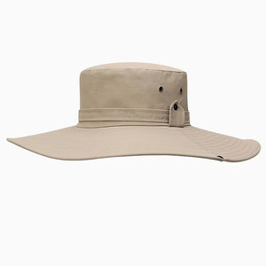 Chapéu de Pesca Zanter Outdoor Pro na cor caqui em foco, com o fundo branco