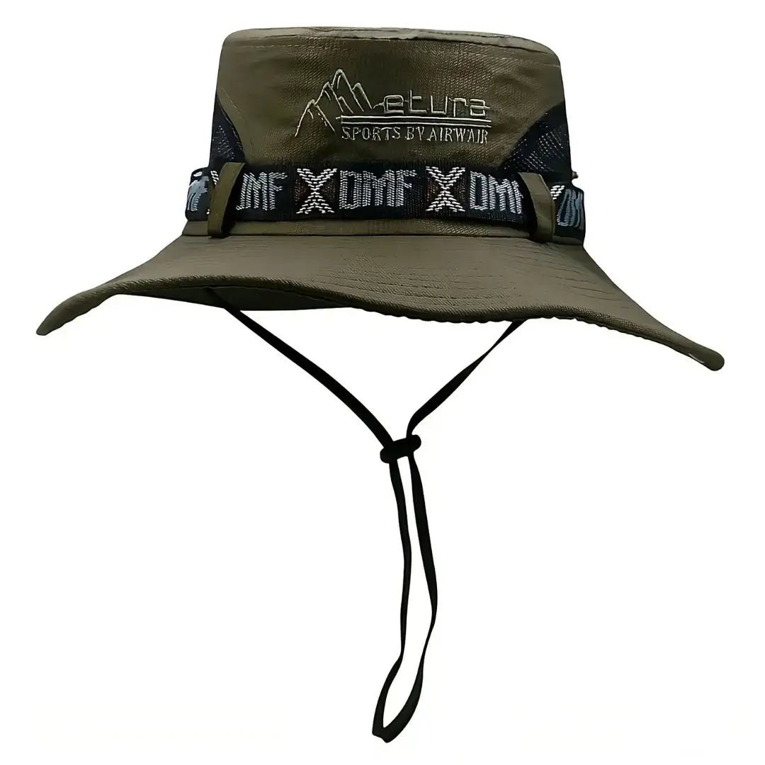 O Chapéu de Pesca Zanter Explorer Max na cor Army Green visto de frente, com o fundo branco