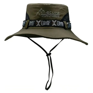 O Chapéu de Pesca Zanter Explorer Max na cor Army Green visto de frente, com o fundo branco