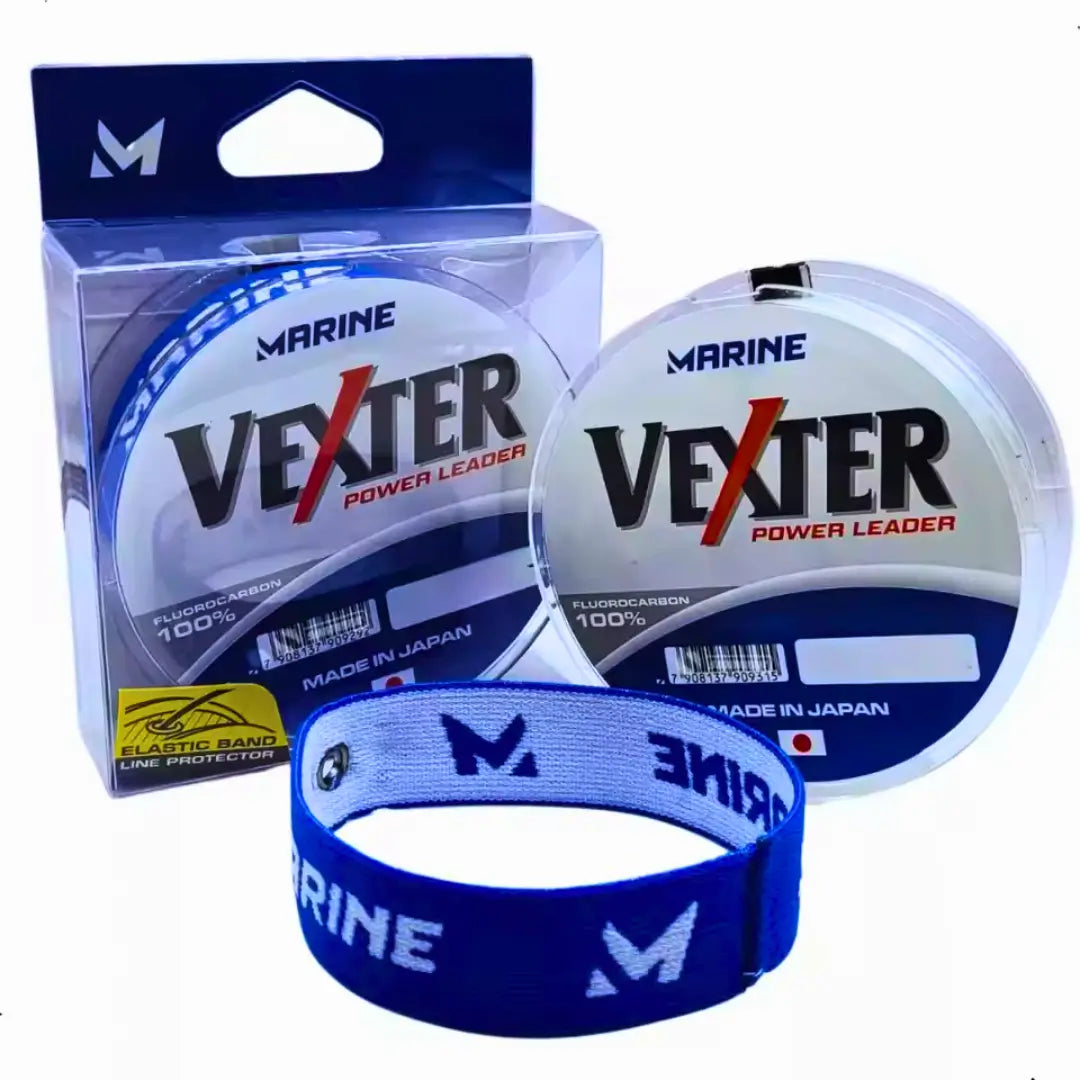 Caixa da Linha Fluorcarbono Marine Vexter do lado esquerdo, o carretel do lado direito e seu elástico de proteção à frente 