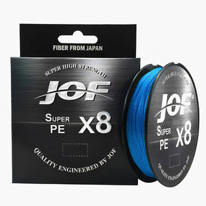 O Carretel da Linha Multifilamento JOF Pure na cor azul em foco, com sua caixa ao lado