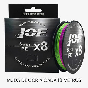 O Carretel da Linha Multifilamento JOF Pure na cor multicolorida em foco, com sua caixa ao lado