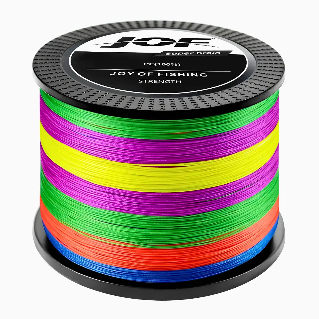O Carretel da Linha Multifilamento Jof Super Braid na cor multicolorida em foco, com o fundo branco