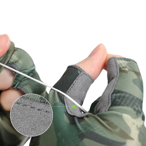 A Luva de Pesca Zanter GX Pro em em foco destacando seu tecido reforçado entre os dedos para prevenir lesões causados pela linha de pesca