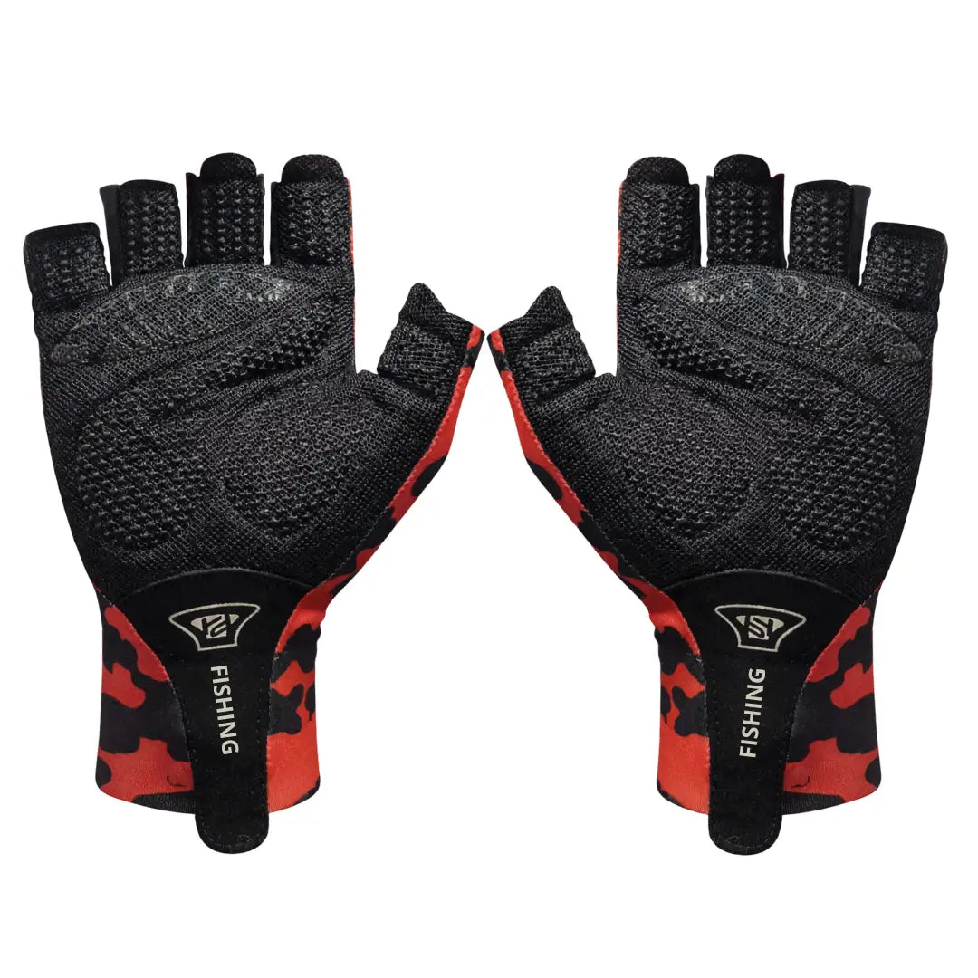 Um par da Luva de Pesca Pro Hand na cor camuflada vermelha virada sua sua palma para frente