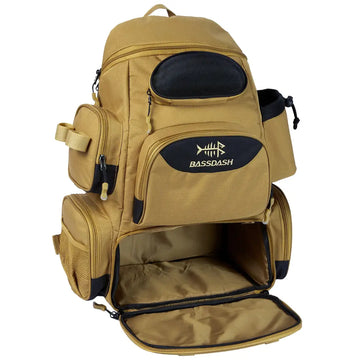 A Mochila de Pesca Bassdash X Caqui mostrada na diagonal, com seu compartimento inferior principal aberto
