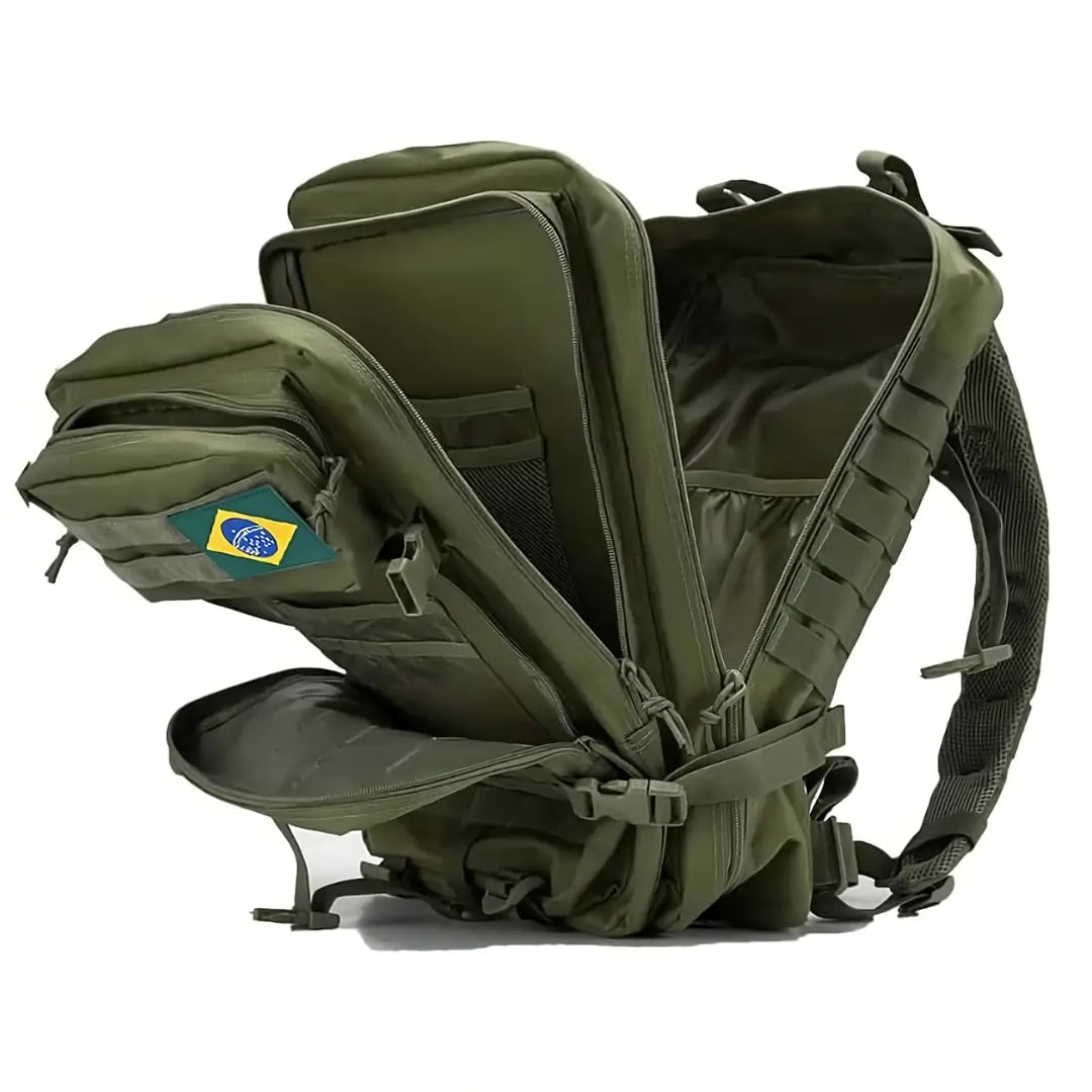 A Mochila de Pesca MK com todas as suas repartições e bolsos abertos