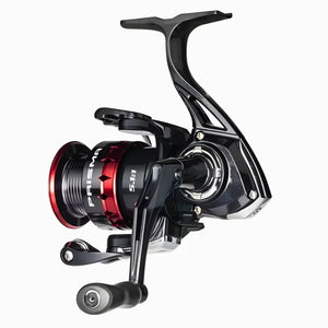 O Molinete Marine Sports Prisma 2500 mostrando seu botão anti-reverso e sua manivela em alumínio